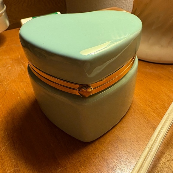 Heart Shaped Trinket Box - Picture 2 of 8